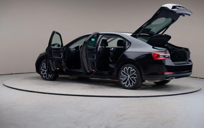 Skoda Superb cena 149899 przebieg: 73185, rok produkcji 2021 z Warszawa małe 562